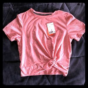 Cropped workout t-shirt